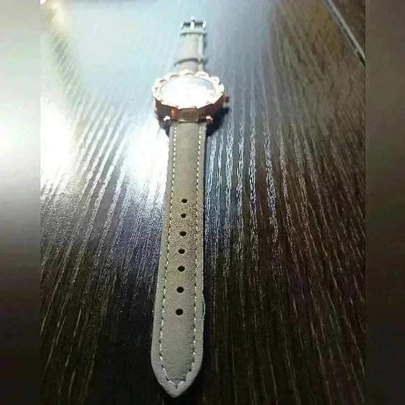 Rhinestone watch h and bracelet set - Picture 6 of 7